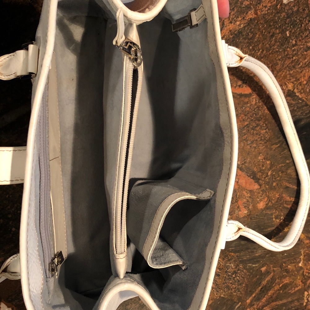 Handbag - Picture 7 of 8